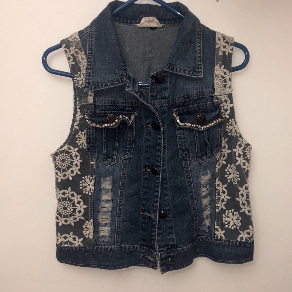 Vintage jean jacket vest w/ buttons and custom designed lace pattern - L